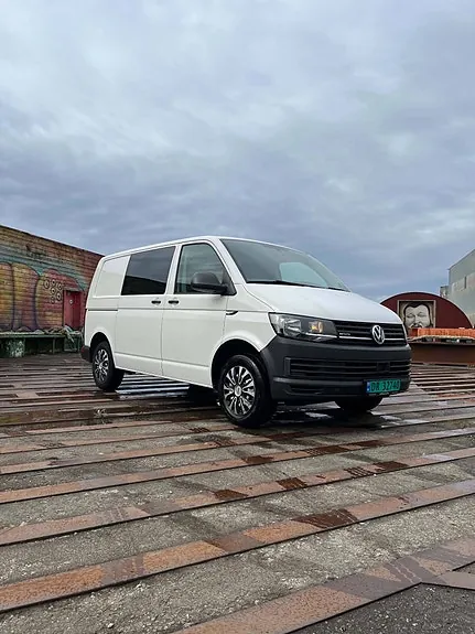 Volkswagen Transporter 2018 photo 3
