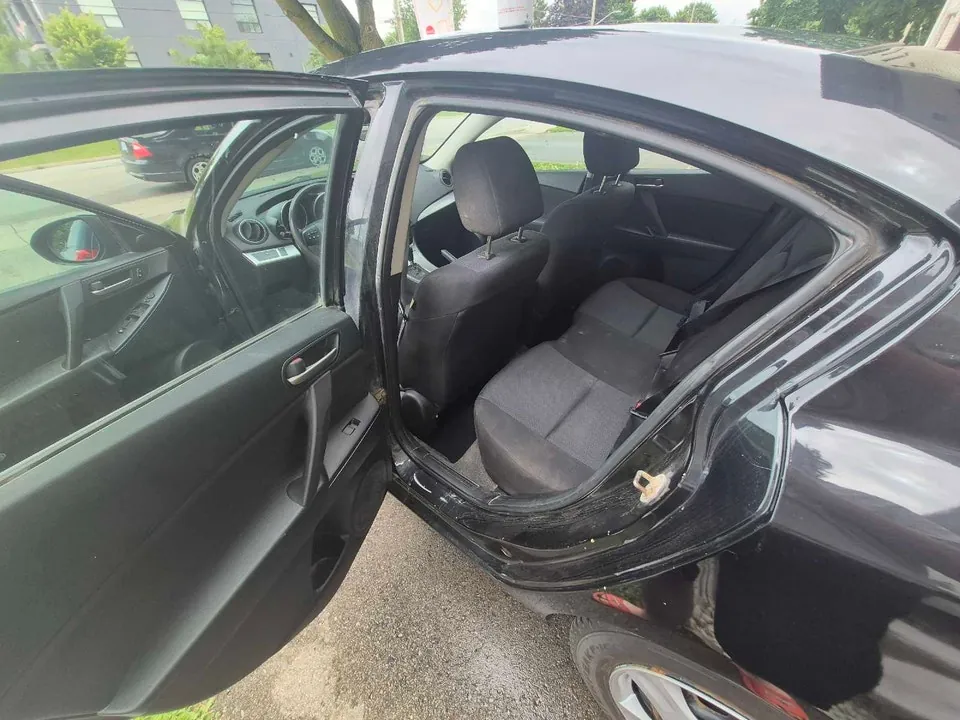 Mazda 3 2011 photo 3