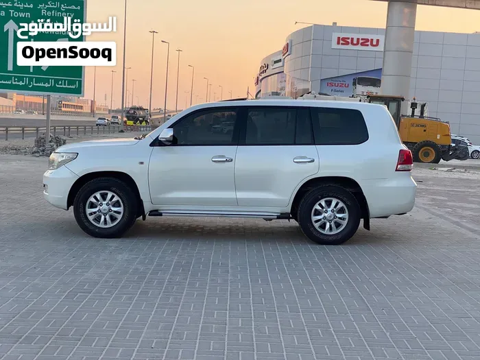 Toyota Land Cruiser 2010 photo 4