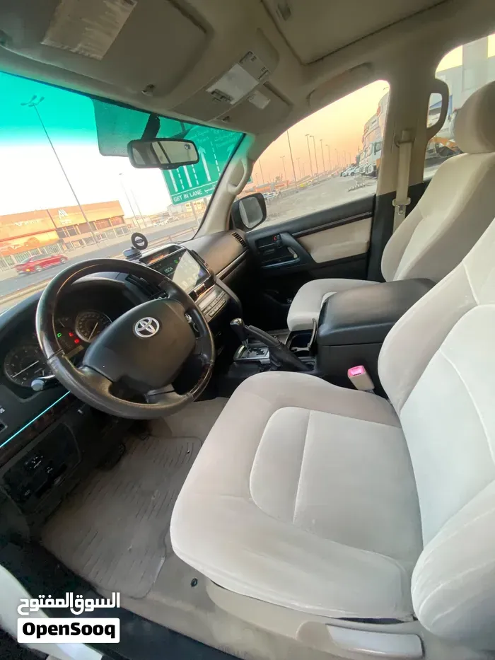 Toyota Land Cruiser 2010 photo 3