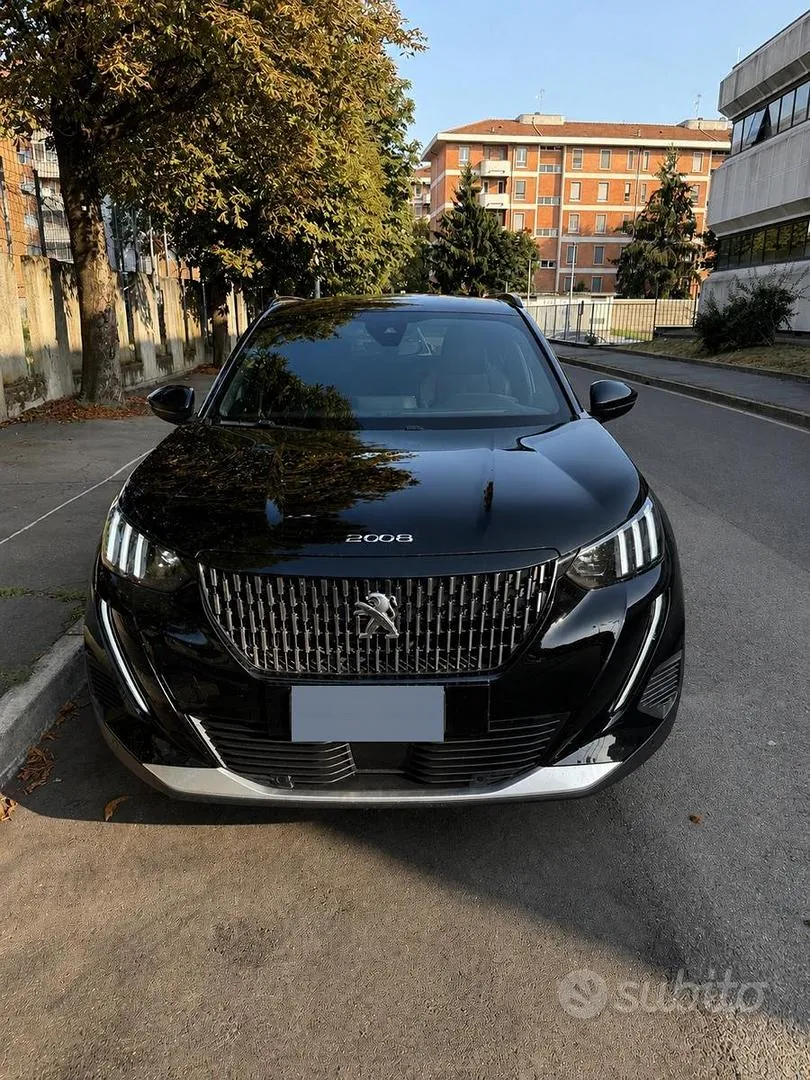 Peugeot 2008 2023 photo 2