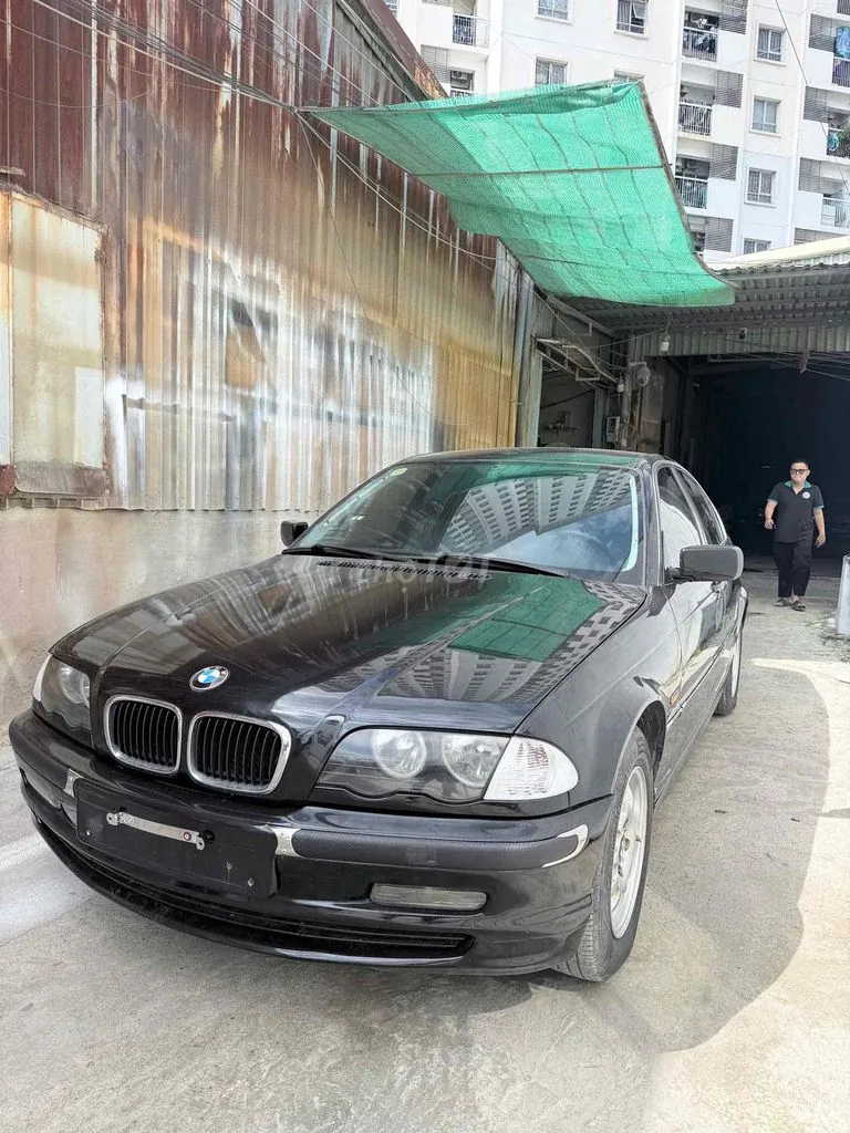 BMW 323I 1998 photo 3