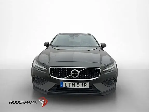 Volvo V60 Cross Country 2021 photo 2