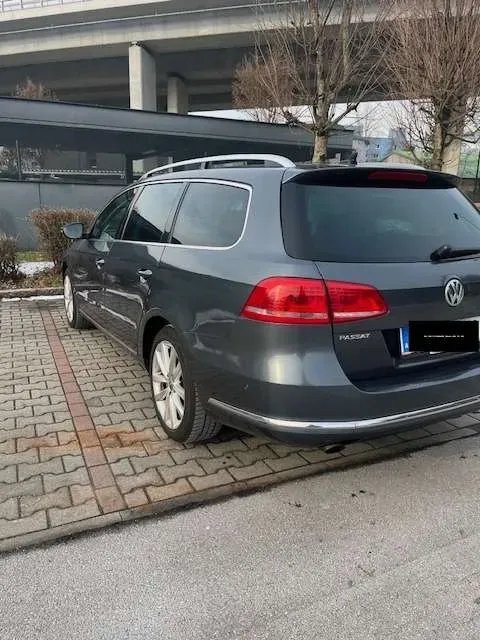 Volkswagen Passat 2011 photo 3