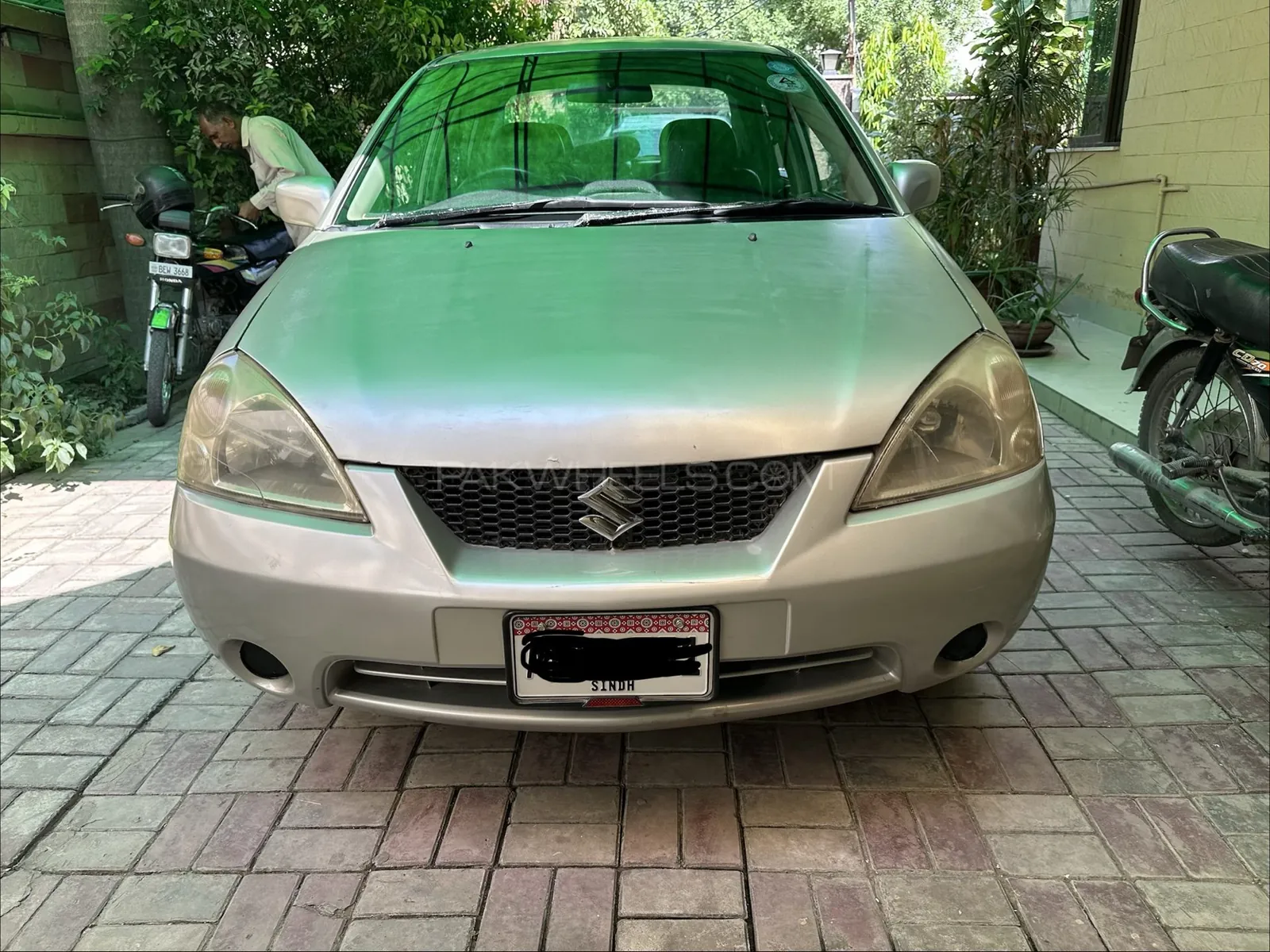 Suzuki Liana