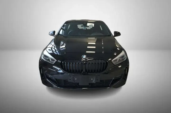 BMW 118I 2024 photo 2