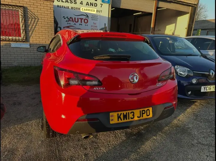 Vauxhall Astra Gtc 2013 photo 2
