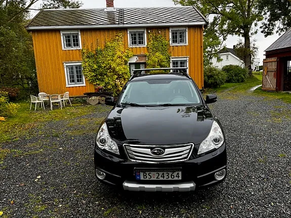 Subaru Outback 2011 photo 4