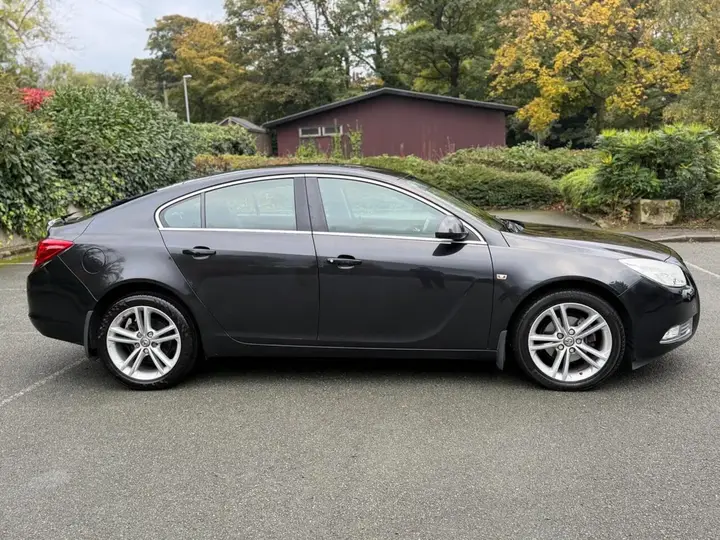 Vauxhall Insignia 2014 photo 3