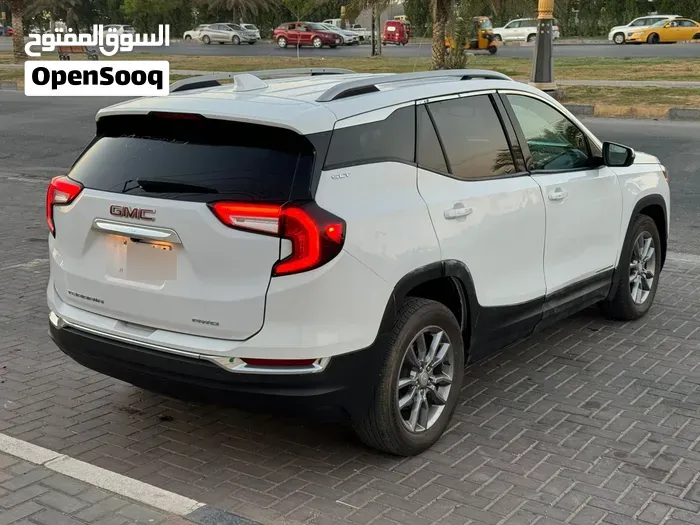 GMC Terrain 2022 photo 2