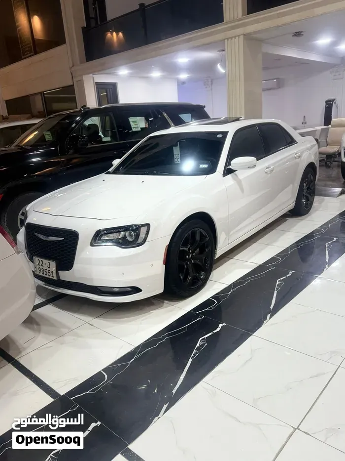Chrysler 300 2022 photo 4