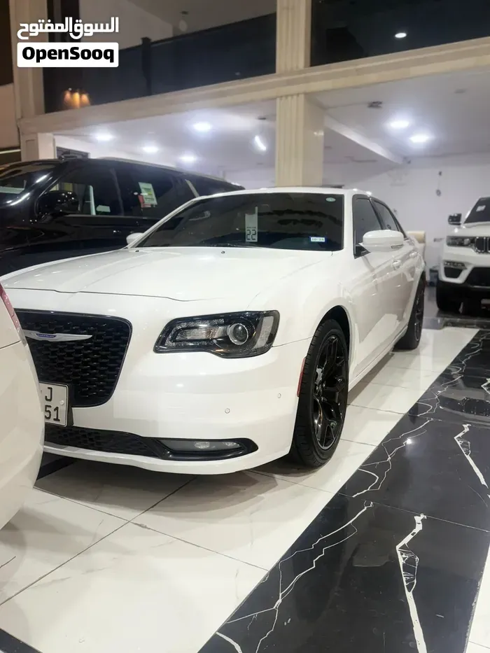 Chrysler 300 2022 photo 3