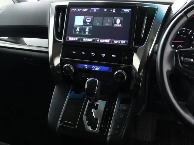 Toyota Alphard 2017 photo 3