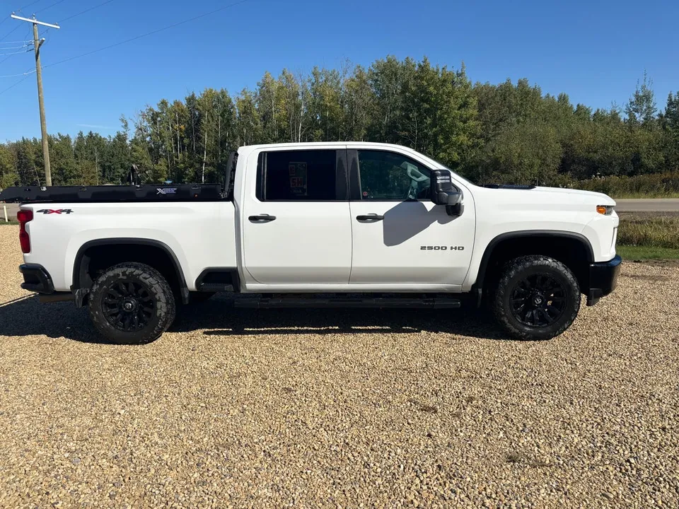 Chevrolet 2500Hd 2023 photo 2