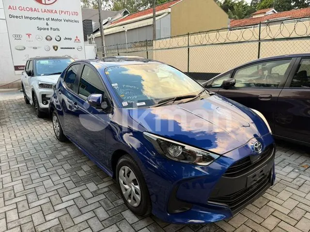 Toyota Yaris 2023 photo 2