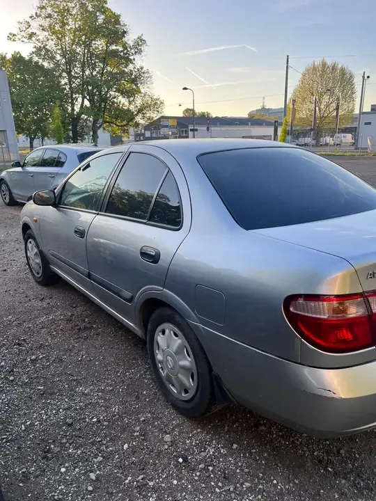 Nissan Almera