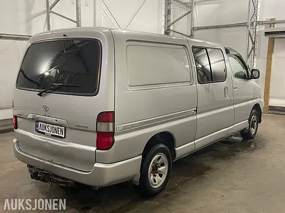 Toyota Hiace 2009 photo 5