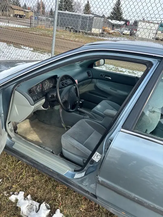 Honda Accord 1997 photo 2