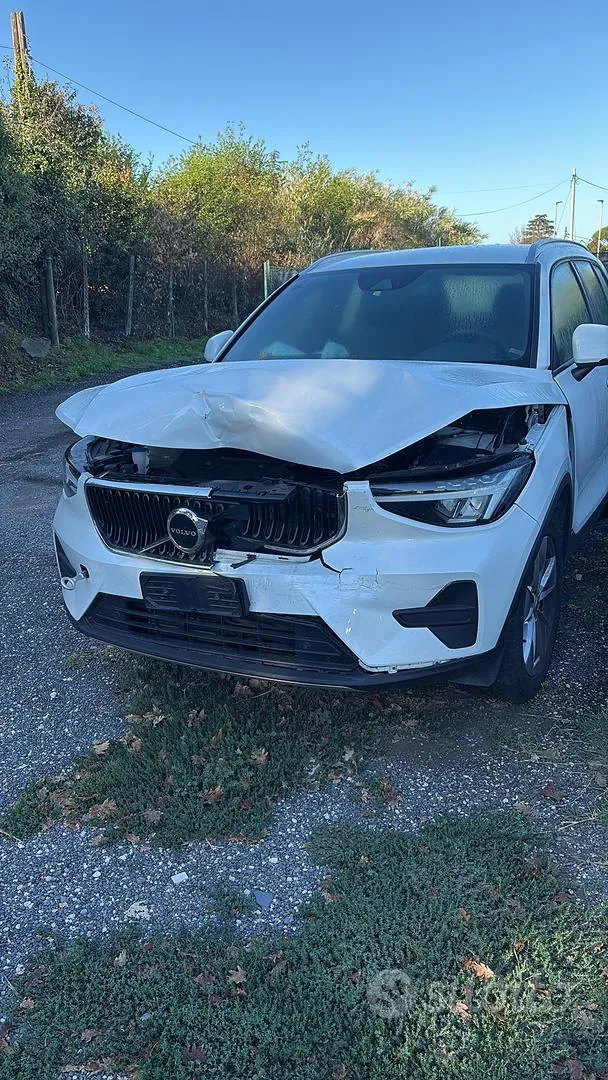 Volvo Xc40 2023 photo 2