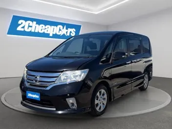 Nissan Serena 2013 photo 2