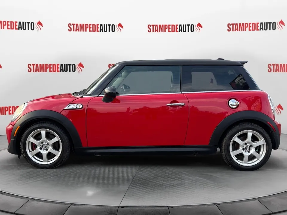 Mini Cooper S 2011 photo 2