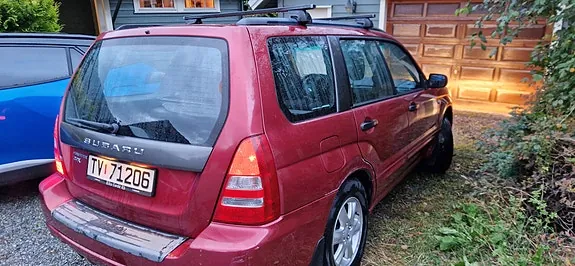 Subaru Forester 2005 photo 2