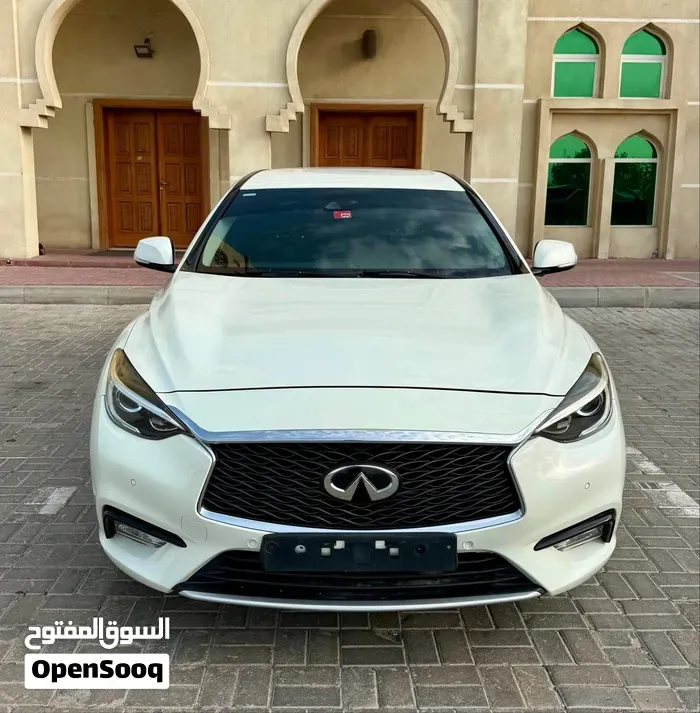 Infiniti Q30 2019 photo 2