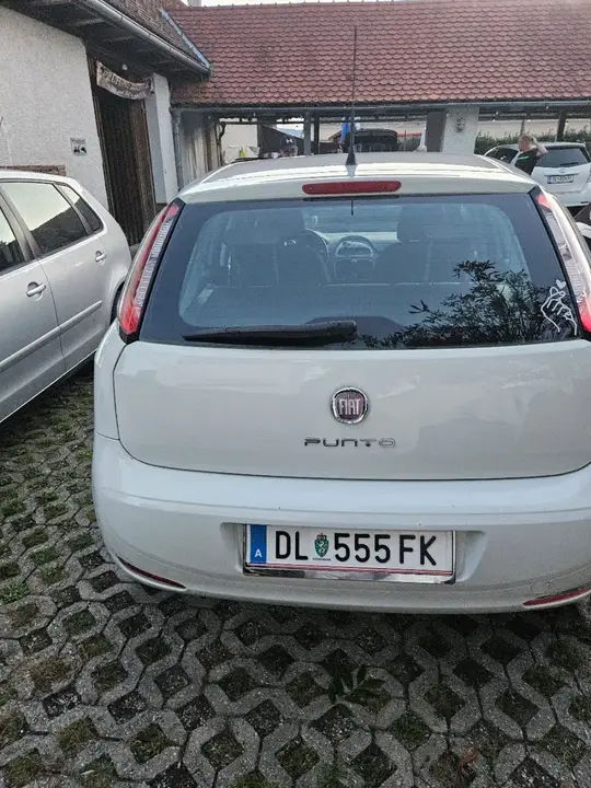 Fiat Punto 2012 photo 3