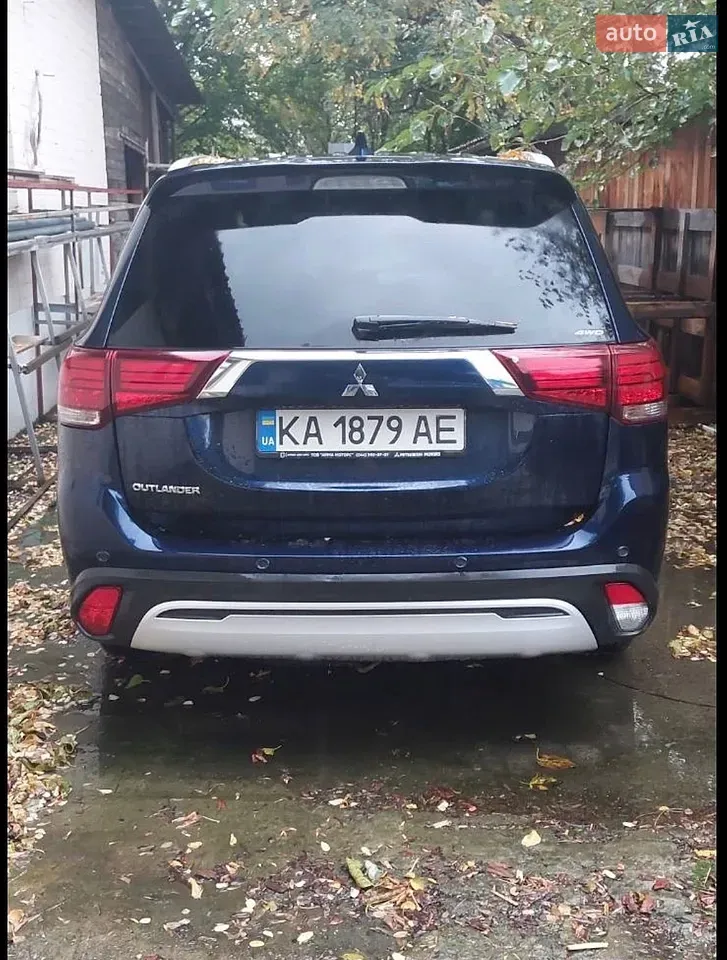 Mitsubishi Outlander 2019 photo 2