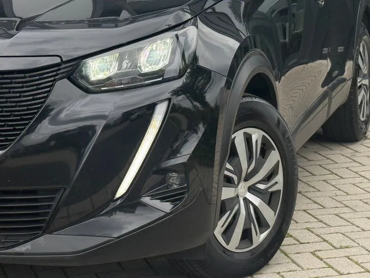 Peugeot 2008 2021 photo 3