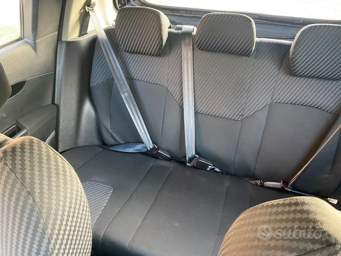 Mahindra Kuv100 2022 photo 4
