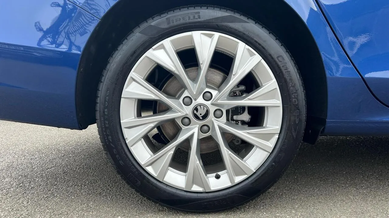 Skoda Superb 2026 photo 5
