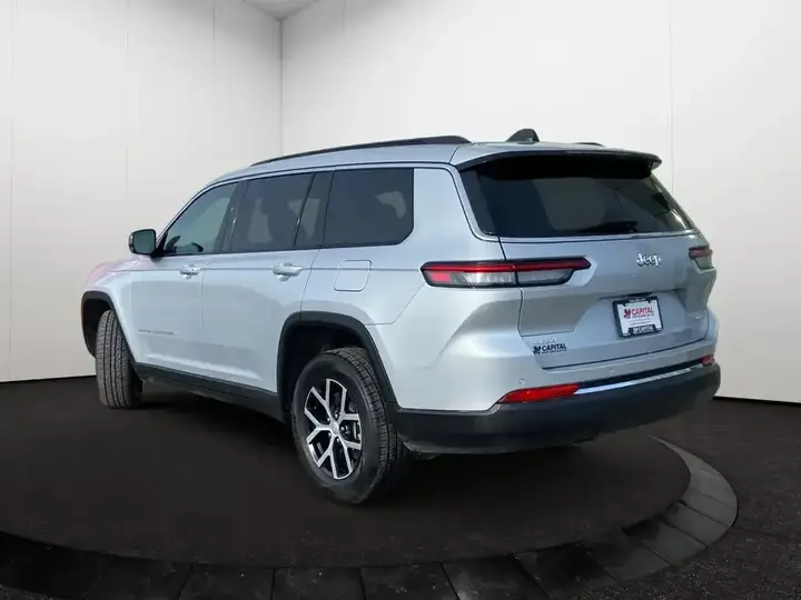 Jeep Grand Cherokee L 2024 photo 4