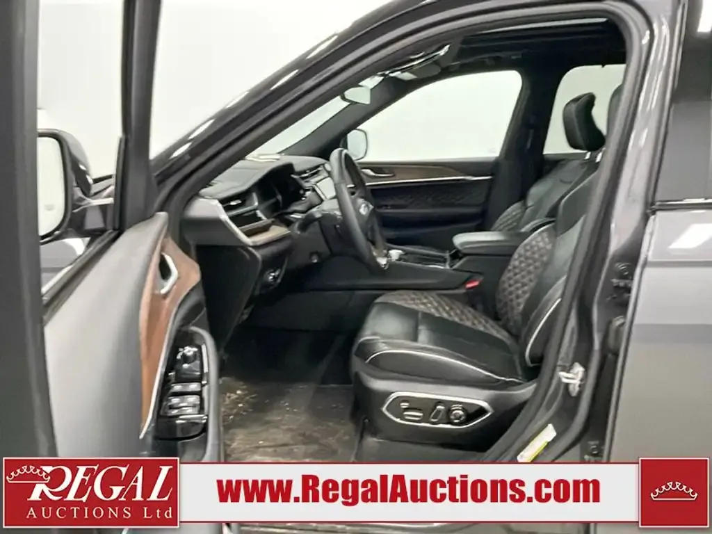 Jeep Grand Cherokee 2024 photo 5