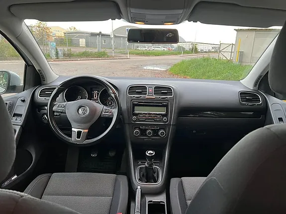 Volkswagen Golf 2010 photo 5