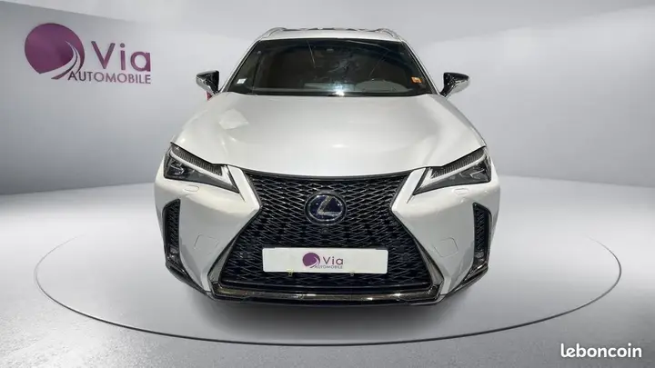 Lexus Ux 2019 photo 2
