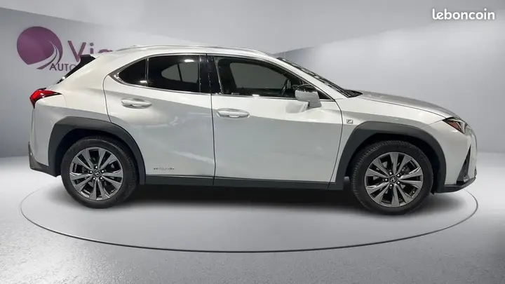 Lexus Ux 2019 photo 4