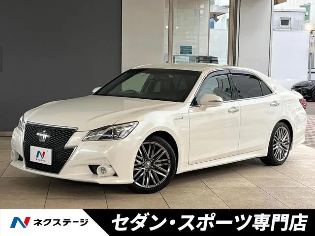 Toyota Crown Athlete Hybrid