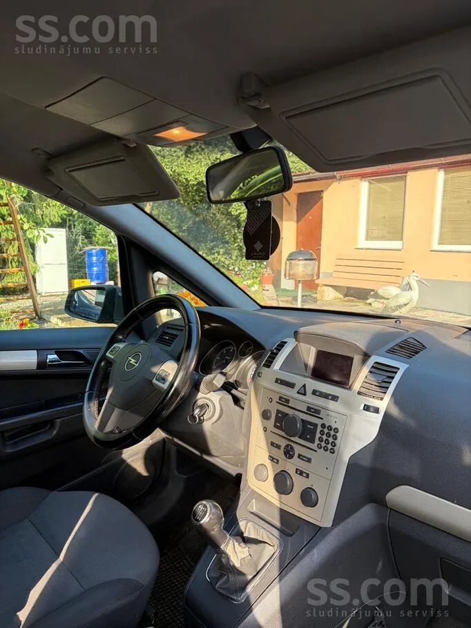 Opel Zafira 2009 photo 5