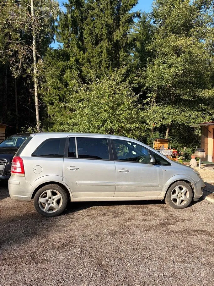Opel Zafira 2009 photo 3