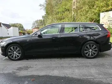 Volvo V60 2021 photo 2