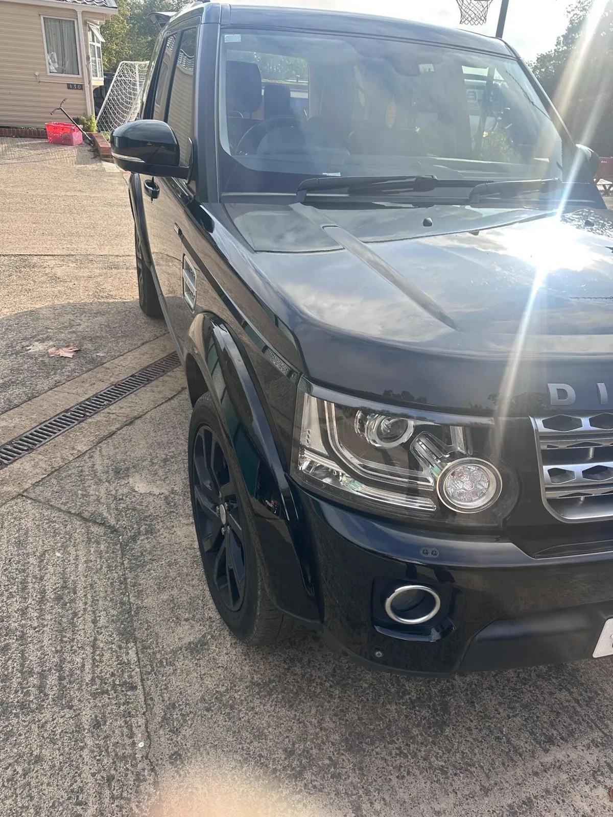 Land Rover Discovery 2016 photo 2
