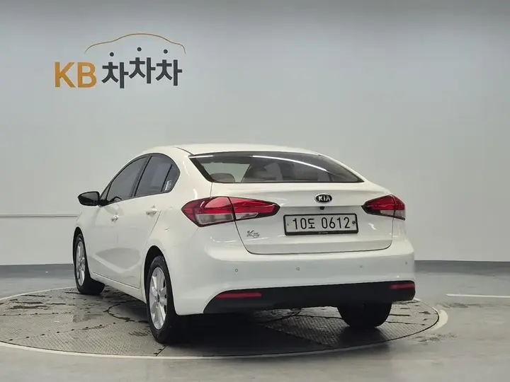 Kia K3 2016 photo 2
