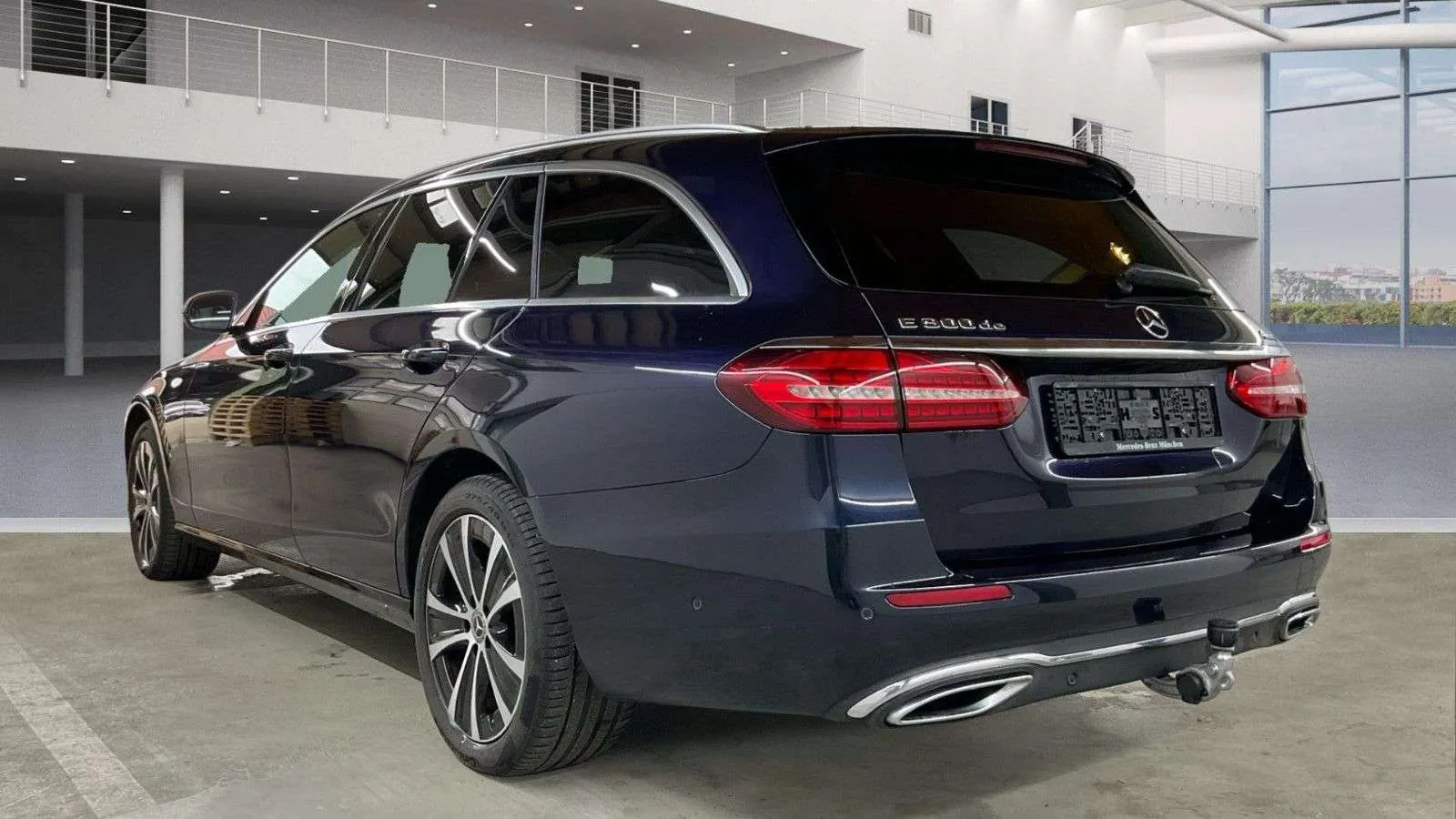Mercedes-Benz E 300 2022 photo 3