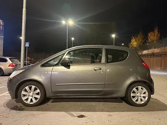 Mitsubishi Colt 2007 photo 2