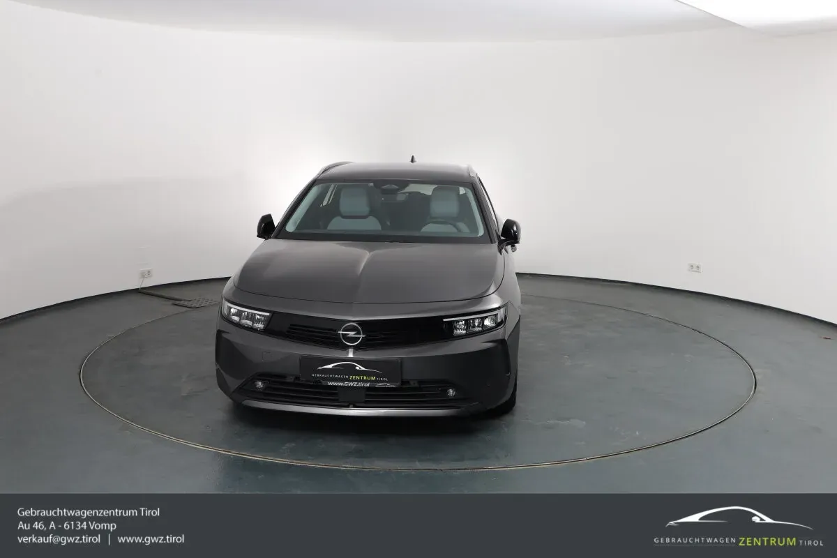 Opel Astra 2023 photo 3