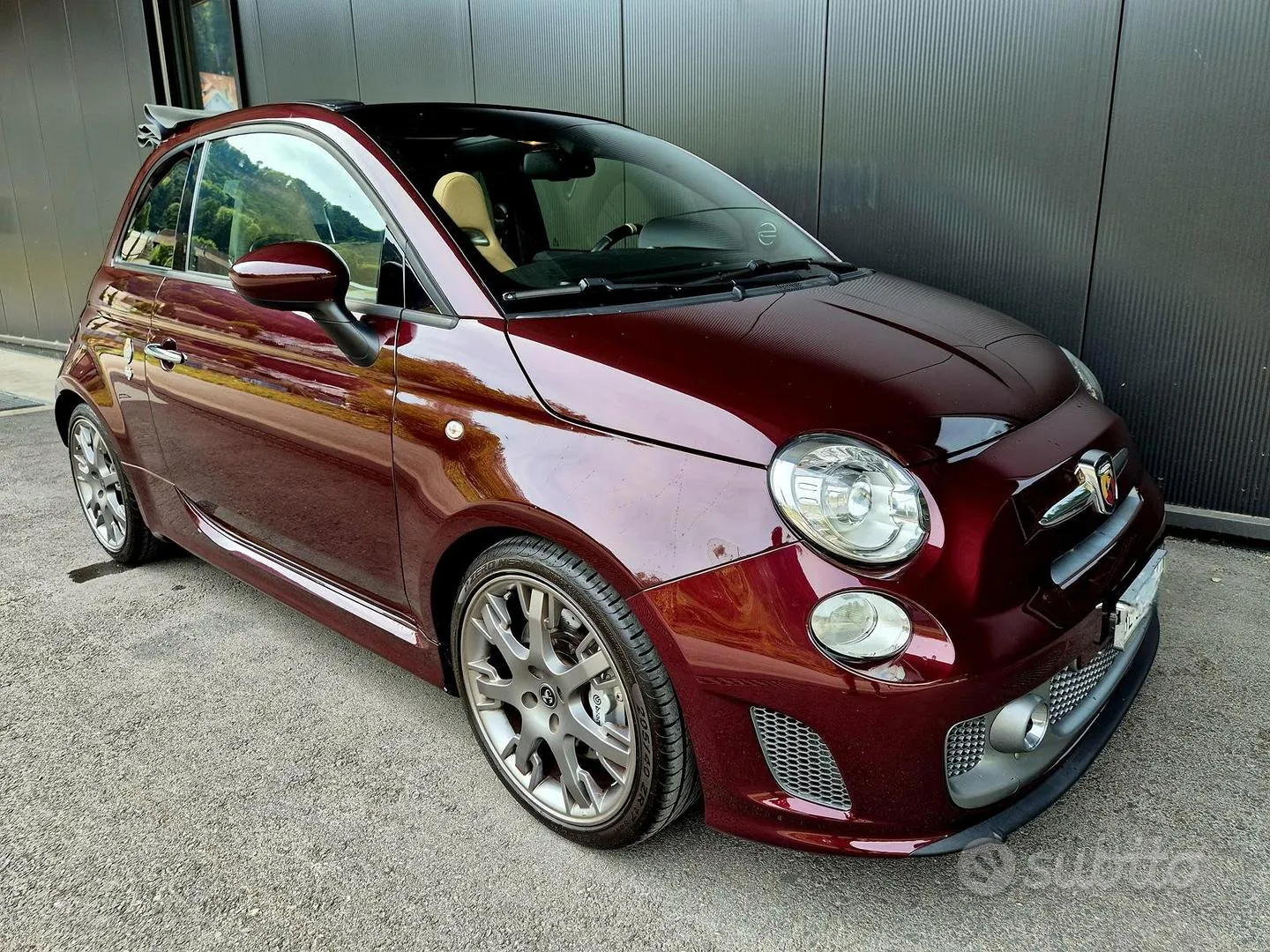 Abarth 695 2013 photo 3