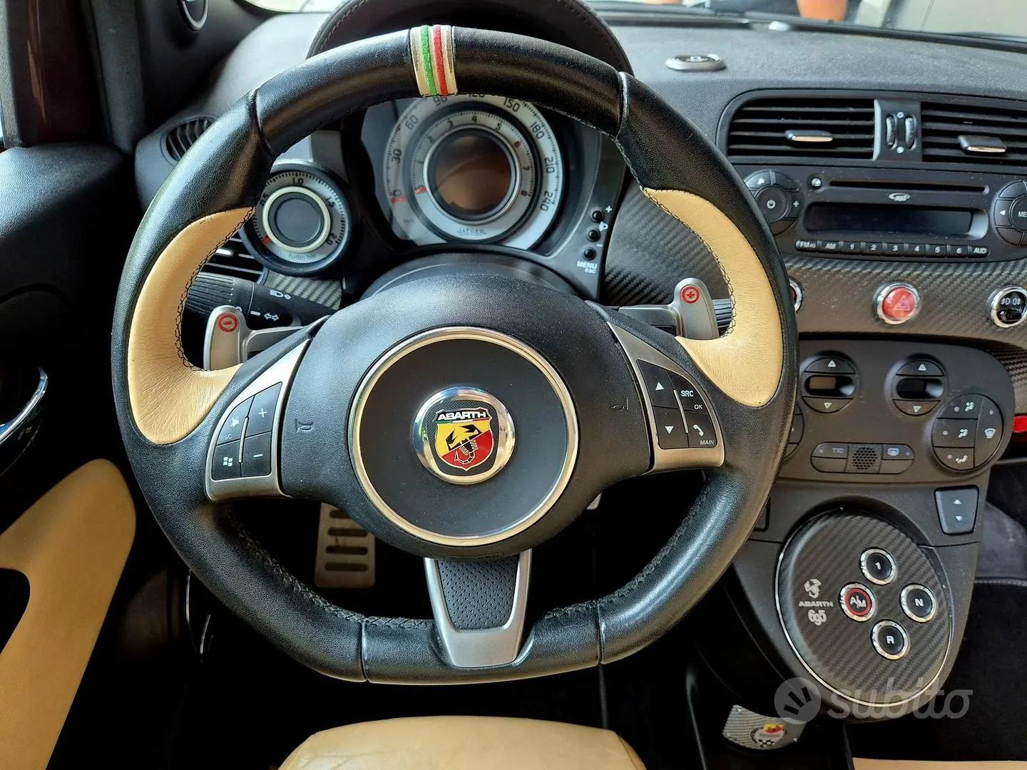 Abarth 695 2013 photo 2