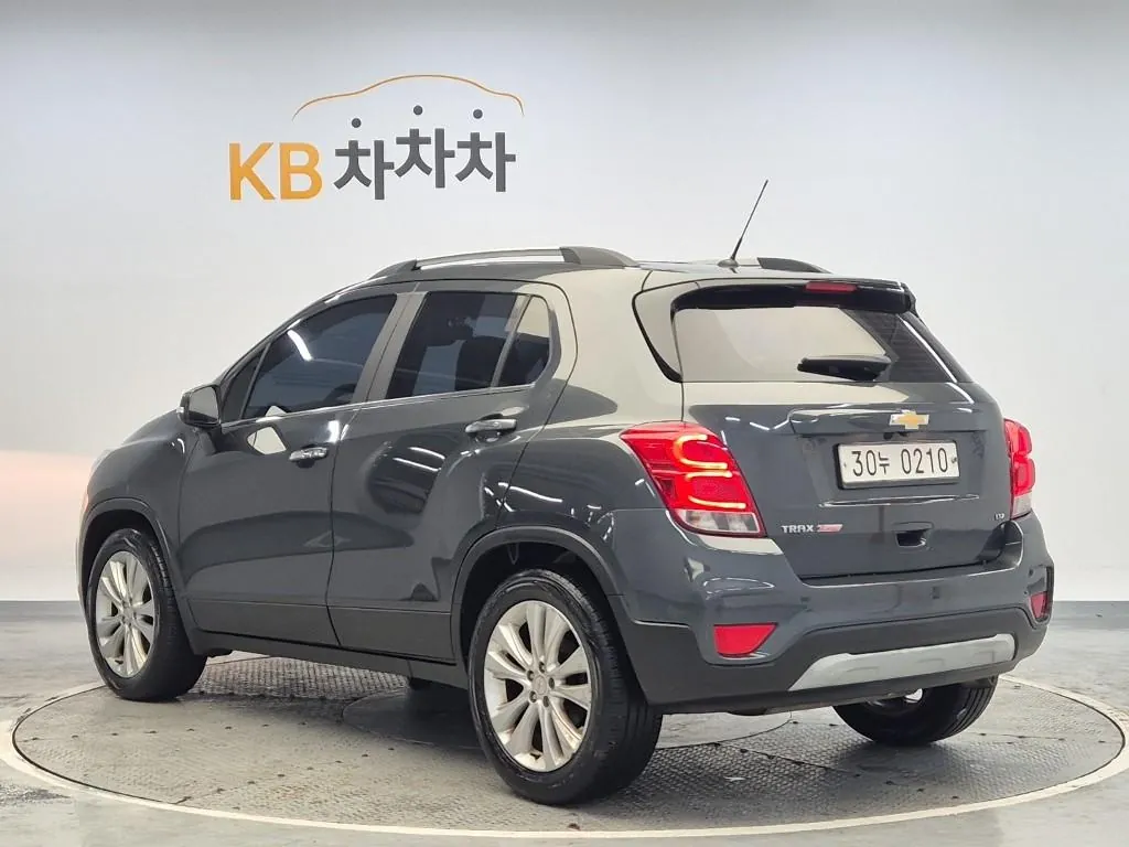 Chevrolet Track 2017 photo 2