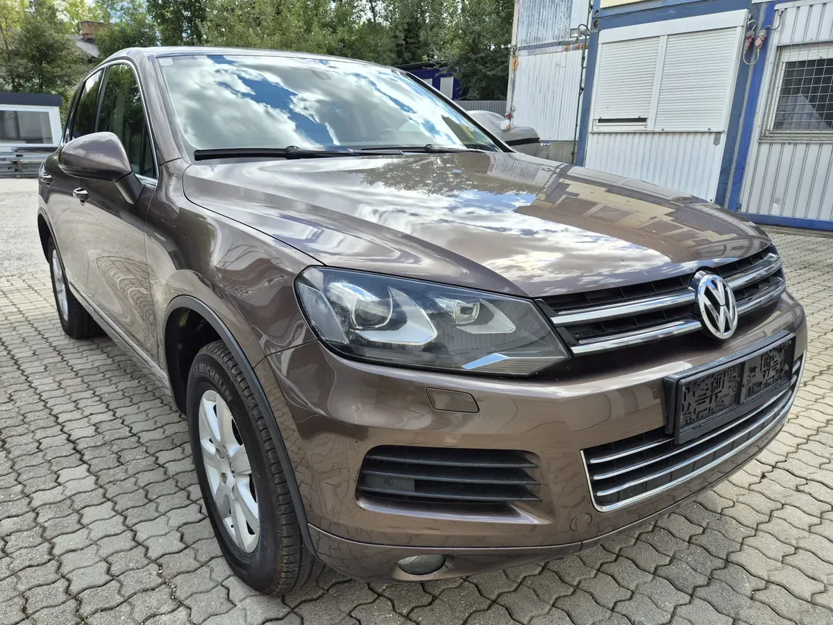 Volkswagen Touareg 2012 photo 2